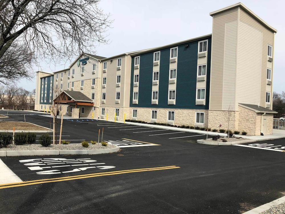 Woodspring Suites Providence Bagian luar foto